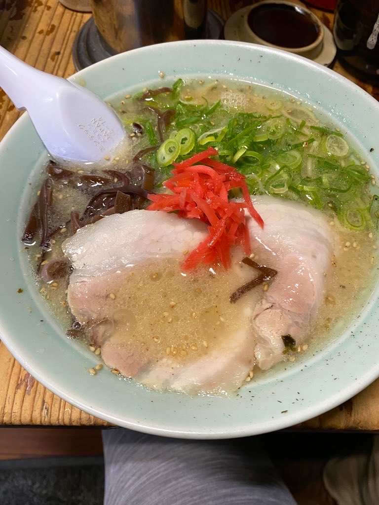 KG2566's tweet photo. 博多でラーメン🍜うまうまです😋 https://t.co/HMcpmHlOg4