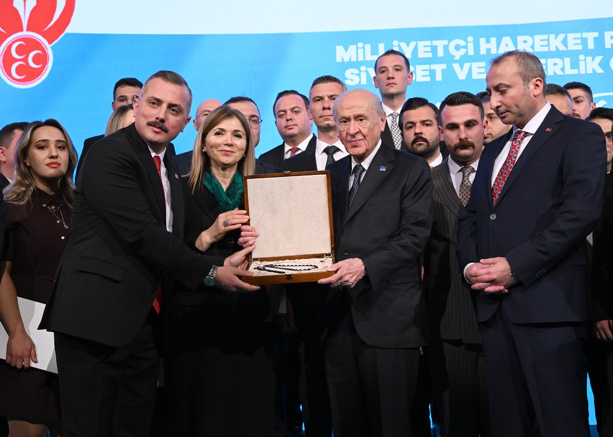 Genel Başkanımız Sayın Devlet BAHÇELİ’nin katılımları ile Siyaset ve Liderlik Okulu'nun 22. Dönem Sertifika Töreni gerçekleşti.