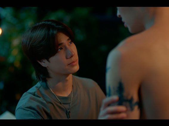 PhuwinOfficial's tweet photo. ความเจ็บปวดมีไว้ให้ก้าวผ่านนะ ไม่ได้มีไว้ให้ชิน 

❥@phuwintang🍯

#MeAndTheeSeriesEP4
#phuwintang https://t.co/62dZiEfReO