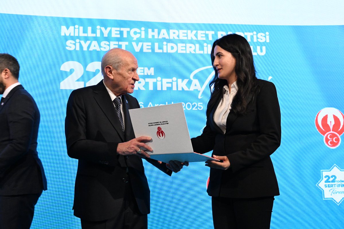 Genel Başkanımız Sayın Devlet BAHÇELİ’nin katılımları ile Siyaset ve Liderlik Okulu'nun 22. Dönem Sertifika Töreni gerçekleşti.