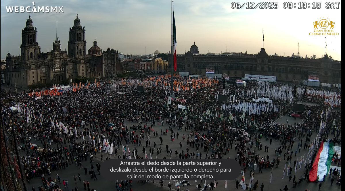 fernando__70's tweet photo. Apenas las 8 de la mañana y ya está hasta la madre el Zócalo 😁🤗 https://t.co/fEzC6bHXyQ