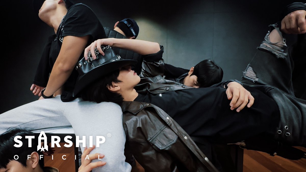 [🎥]
CRAVITY (크래비티) Asia Artist Awards 2025 Intro Performance Practice
⠀
▶ youtu.be/reqEewacIQQ
⠀
#CRAVITY #크래비티
#DaretoCrave_Epilogue
#LemonadeFever
#2025AsiaArtistAwards
#AAA2025 #AAA