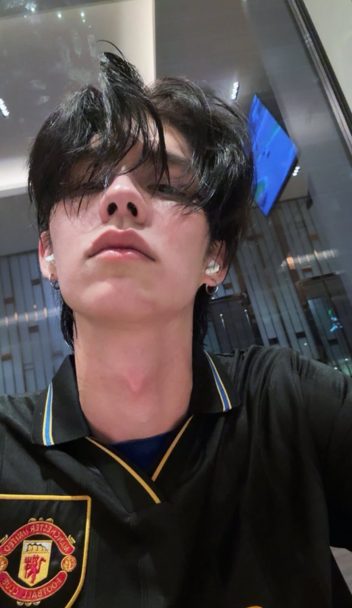 อหหหหหหหหหหหหหหห   หล่อเป็นบ้าา หายใจไม่ออกแล้ว หล่อ ชห!

IGs bright
#bbrightvc