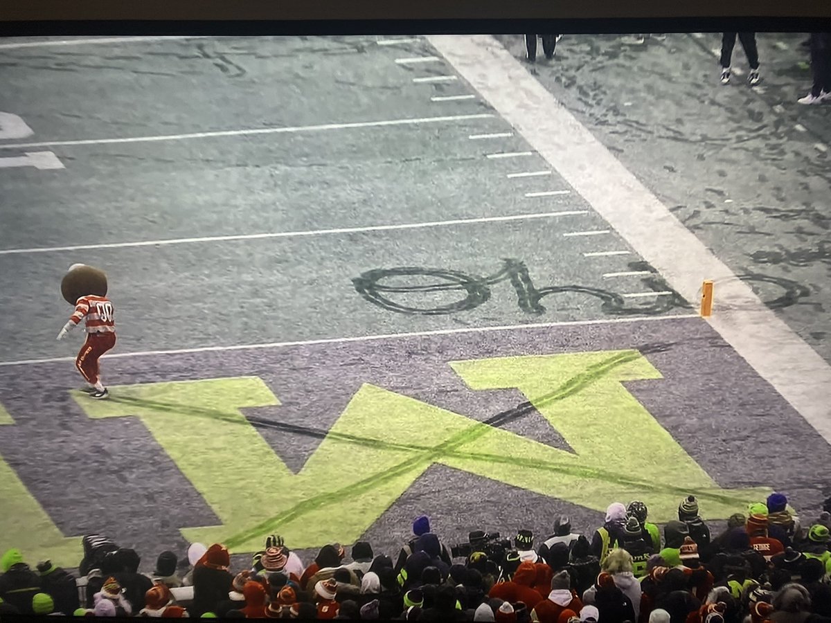 ArrogantBuckeye's tweet photo. HANG IT IN THE LOUVRE https://t.co/S2DSc9vuQy