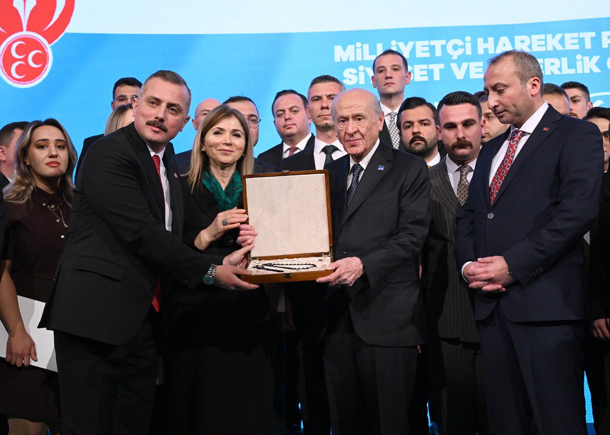 Liderimiz Sayın Devlet BAHÇELİ’nin katılımları ile Siyaset ve Liderlik Okulu'nun 22. Dönem Sertifika Töreni gerçekleşti.