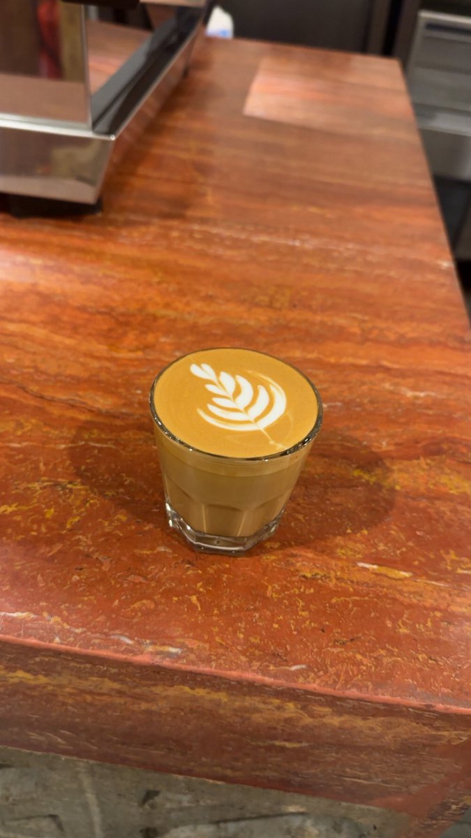 aa07cc's tweet image. جعله مايلقى الحب والونس إلا عندي.