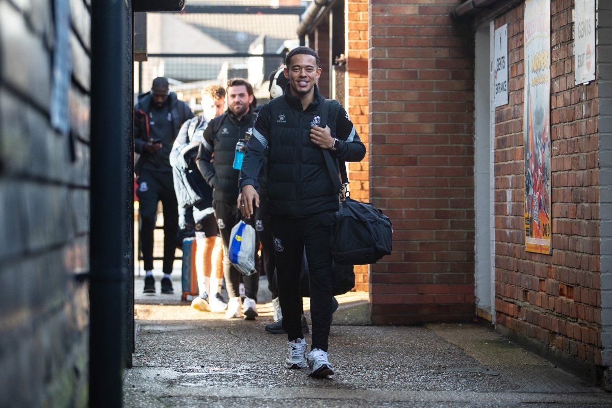 WealdstoneFC's tweet image. 📍 Blundell Park 

⏳ Just 30 minutes until kick-off in the Emirates FA Cup 2nd Round! 

#STONES