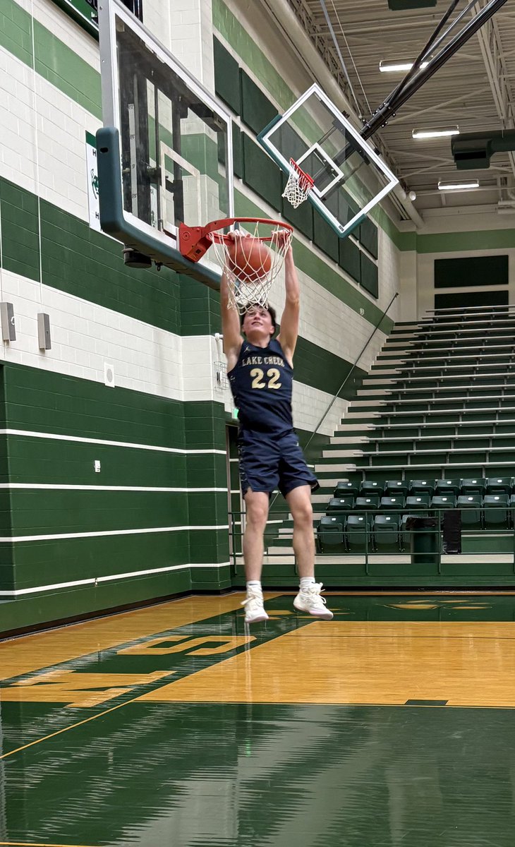 LakeCreekHoops's tweet image. Dunk contest winner! 🥇 Pearce Caltabiano! Way to #RiseUP 🔥🔥🔥🔥🔥