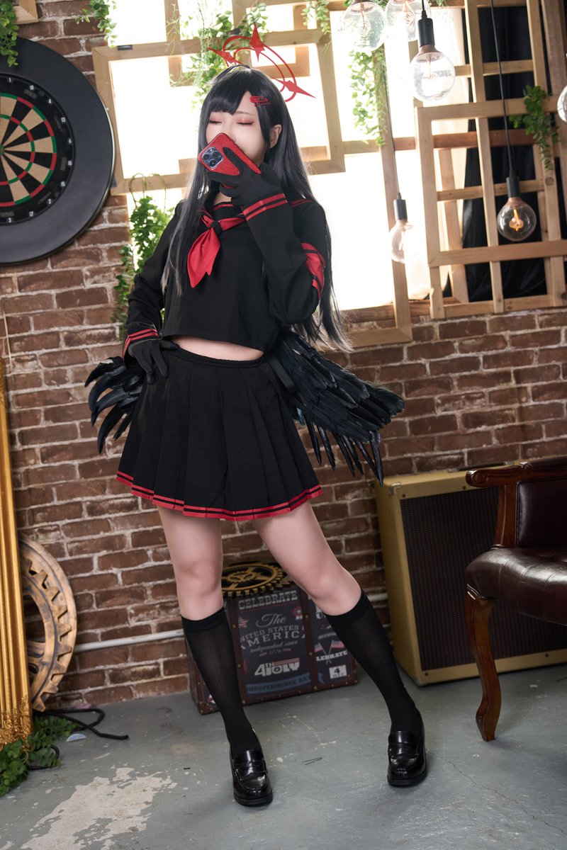 Maou best wife. Always spoiling and doing amazing cosplays. W wife.