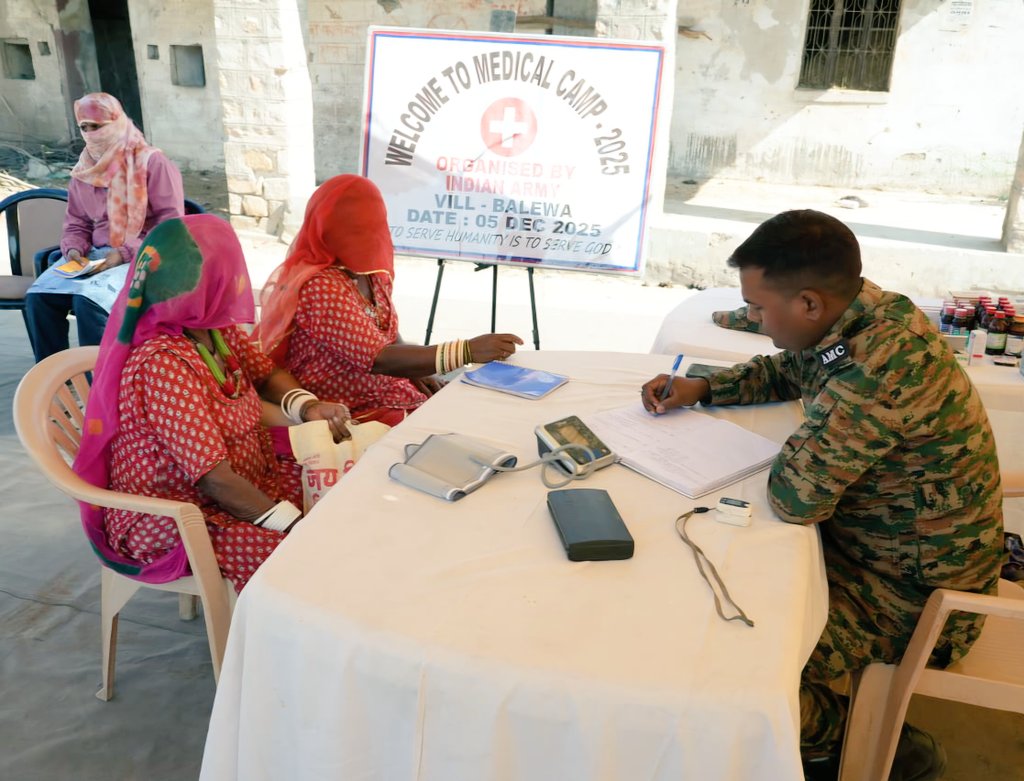 KonarkCorps's tweet photo. "Empowering Lives, Strengthening Borders"
Upholding the ethos of service & commitment, #KonarkCorps organised a #MedicalCamp offering vital checkups & early treatment to villagers of #Balewa in #Barmer district of #Rajasthan.
An Outreach Programme was also conducted at 'Government School, Balewa' to motivate youth towards 'Discipline & Patriotism' & '#IndianArmy as a Way of Life'.
#SouthernCommand
#BograBrigade
#NationBuilding
@adgpi
@IaSouthern
@PRODefRjsthn