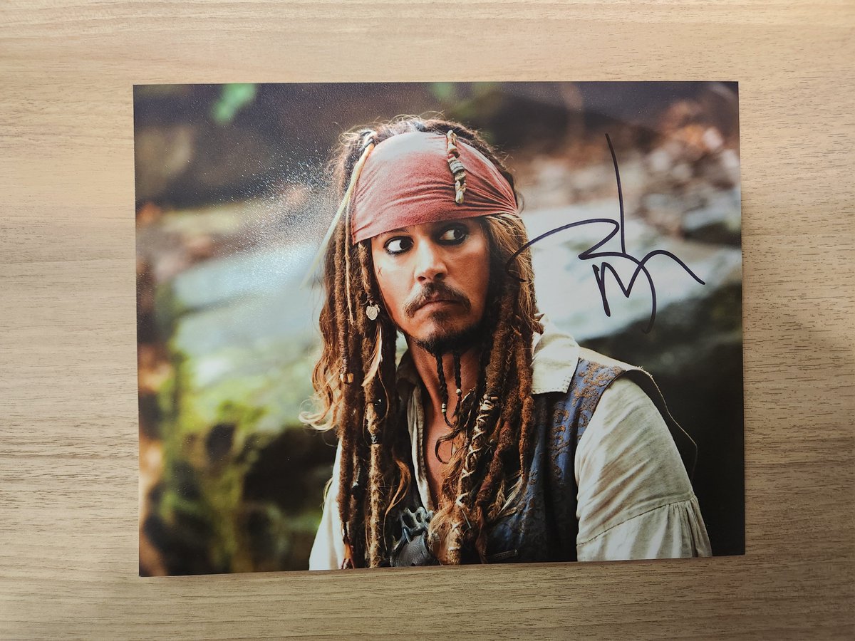 ジョニーデップ　サイン ジョニー・デップのサイン貰ったぁ～❗❗ 結局15時30分開始からのが 5