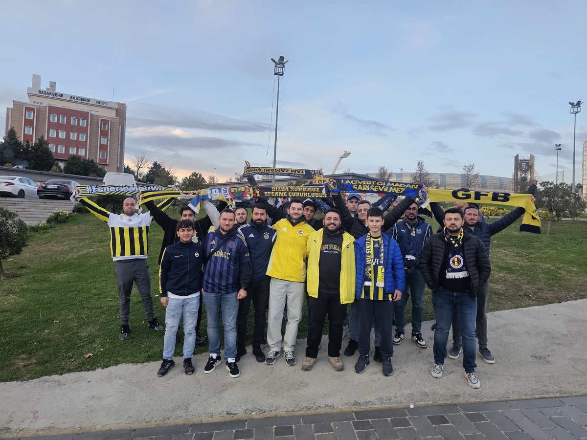 FENERBAHÇE TRİBÜNÜ BAŞAKŞEHİRDE