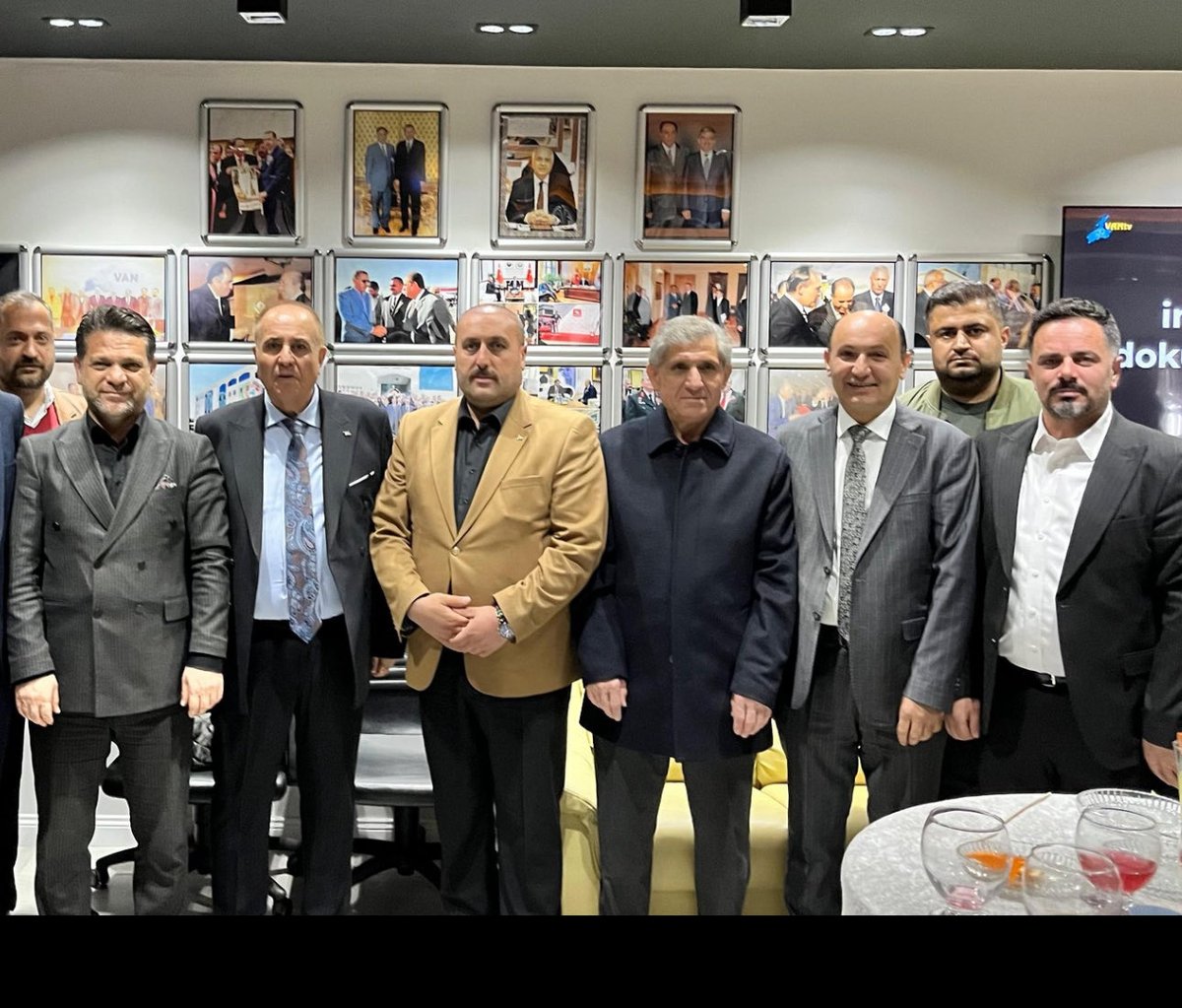 Van sevdalısı değerli büyüğümüz kısmetli başkanım sayın Zahir Kandaşoğlu Van içim ulusal HD yayın Sunacak Van’ın gözbebeği Van Tv açıldı  Van halkına hayırı olsun