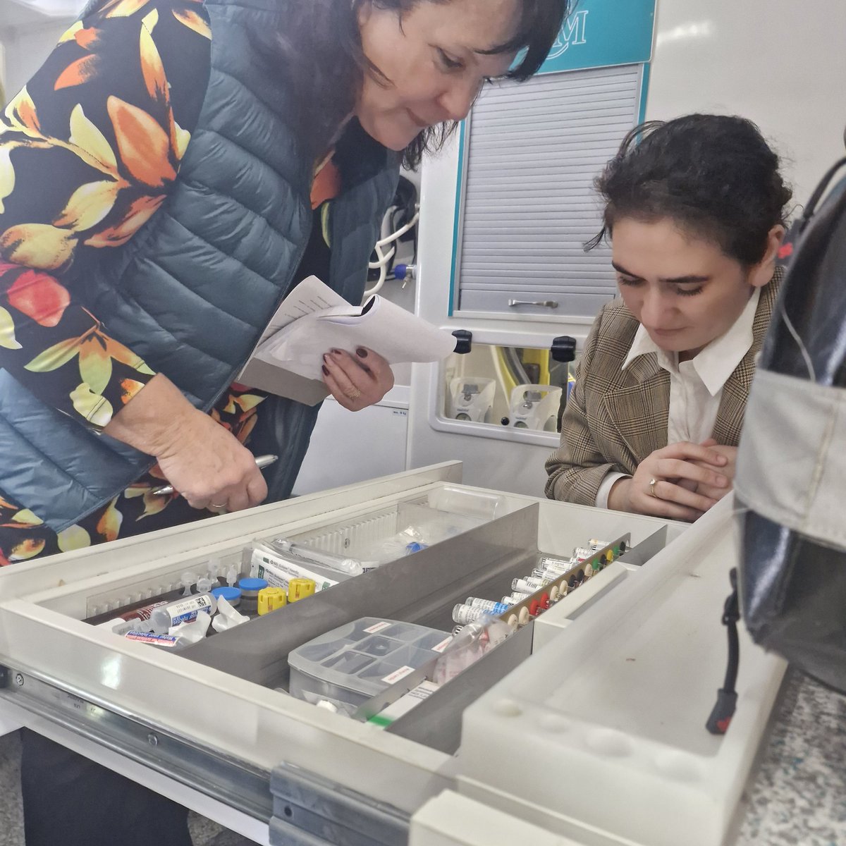 Noodhulpteams+ RR tweet media