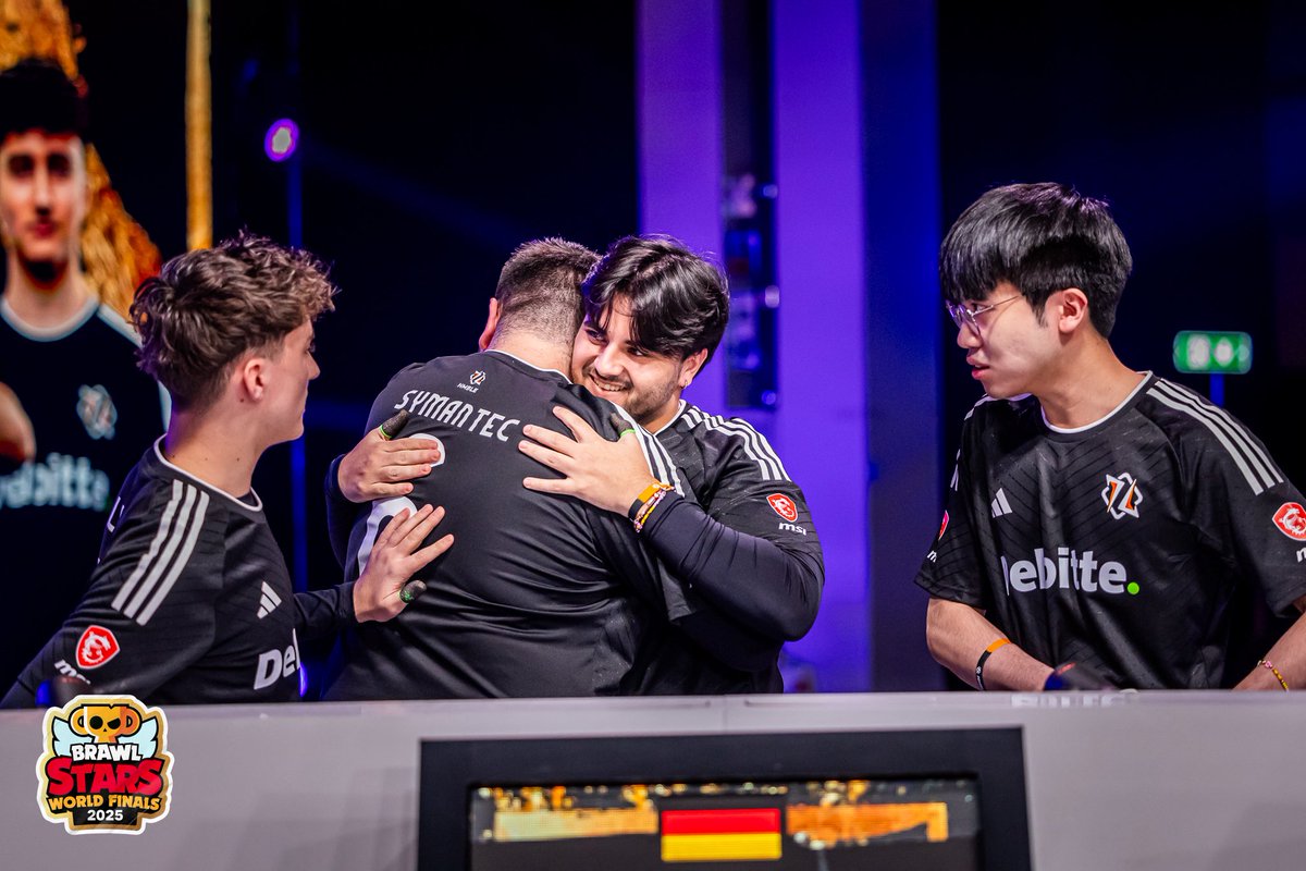 Hmble_Ema's tweet photo. The year is over, but we’ve just begun🧡
The best team, the best fans.
Thank you all!
@TeamHmble #hmble https://t.co/31AozLg9g0