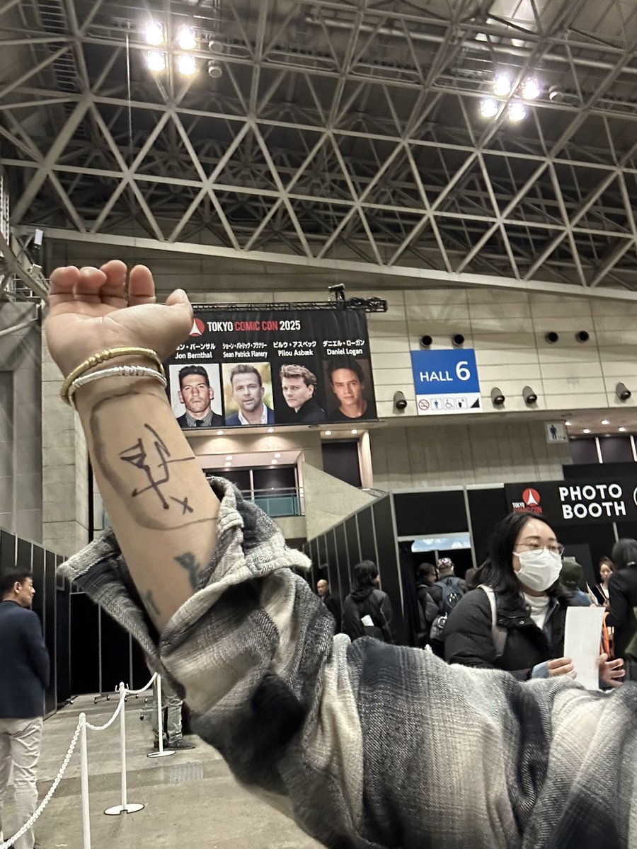 速攻で無事にジョニーデップのサインをタトゥー化にしました💪५