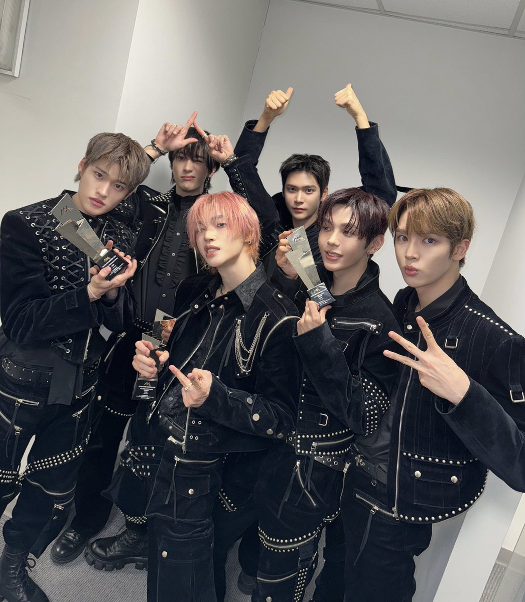 AAA Emotive 🏆
Best Artist 🏆
Performance of the Year 🏆

3冠おめでとう～～🎉🎉✨

 #RIIZE #AAA2025