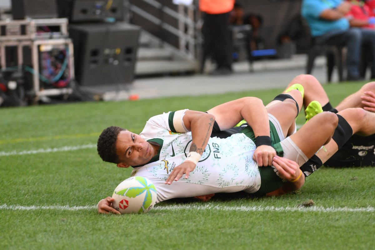 Blitzboks's tweet image. The #Blitzboks have made it two from two on the opening day of the #HSBCSNVS Cape Town - more here: tinyurl.com/y9jxn8ab 🔥
#PoweredByUnity