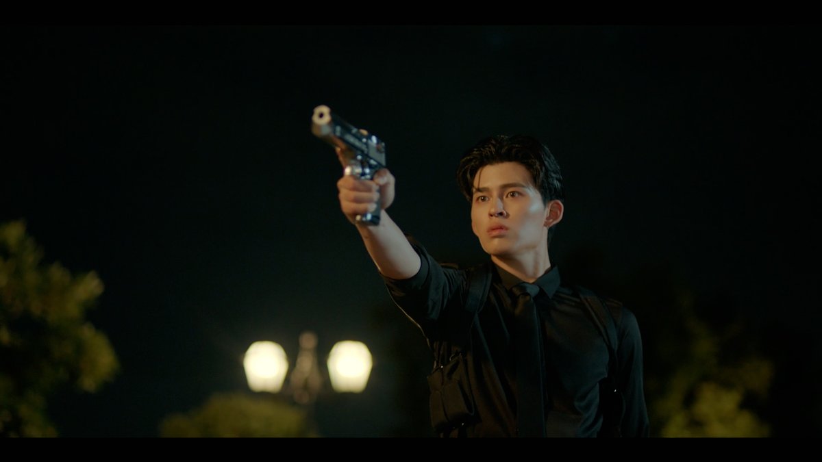 GMMTV's tweet photo. คนที่อยากปกป้องพีชสุดหัวใจขนาดนี้ จะเป็นใครได้อีก ถ้าไม่ใช่คุณธีร์ ... 
#MeAndTheeSeriesEP4
@ppnaravit @phuwintang https://t.co/5vp965wzKu