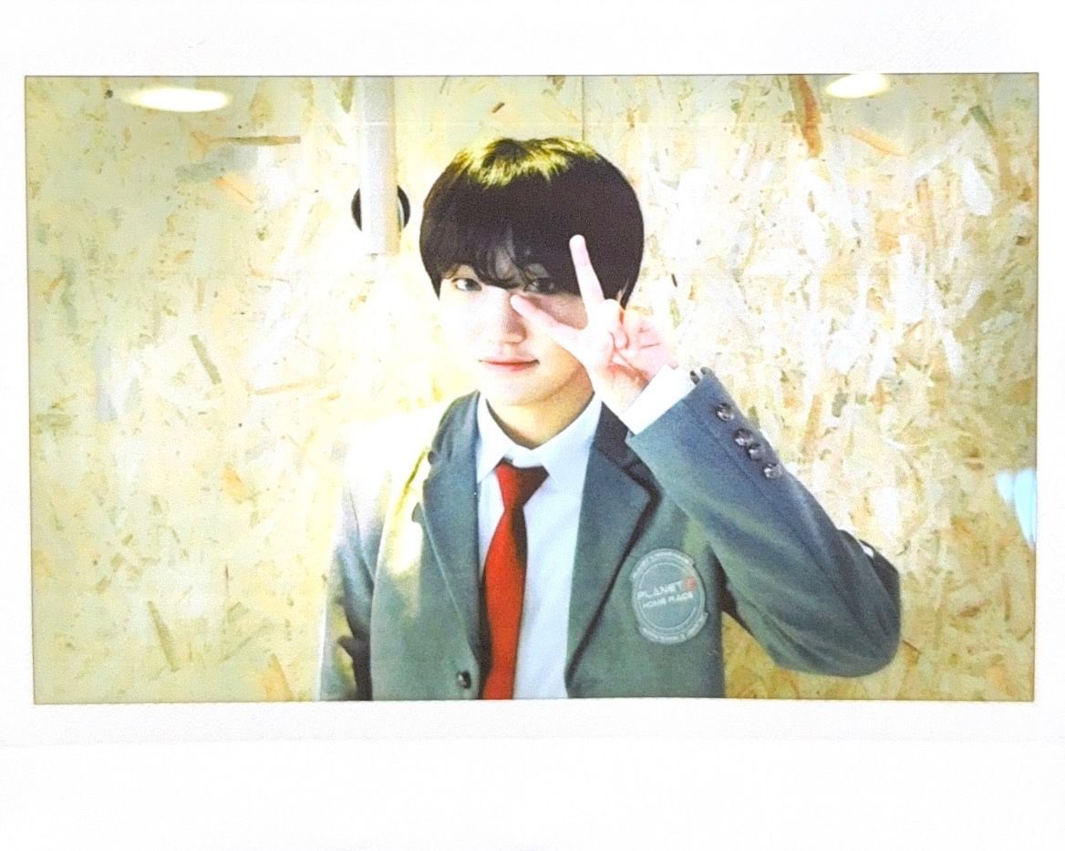 s96_hs_'s tweet photo. esquire korea ハンユ #지아한위 #涵予 #HANYU

好きな色:青色
自分と似ている動物:くまさん

https://t.co/5IWvgaOh5s https://t.co/wRsDSNTPfM