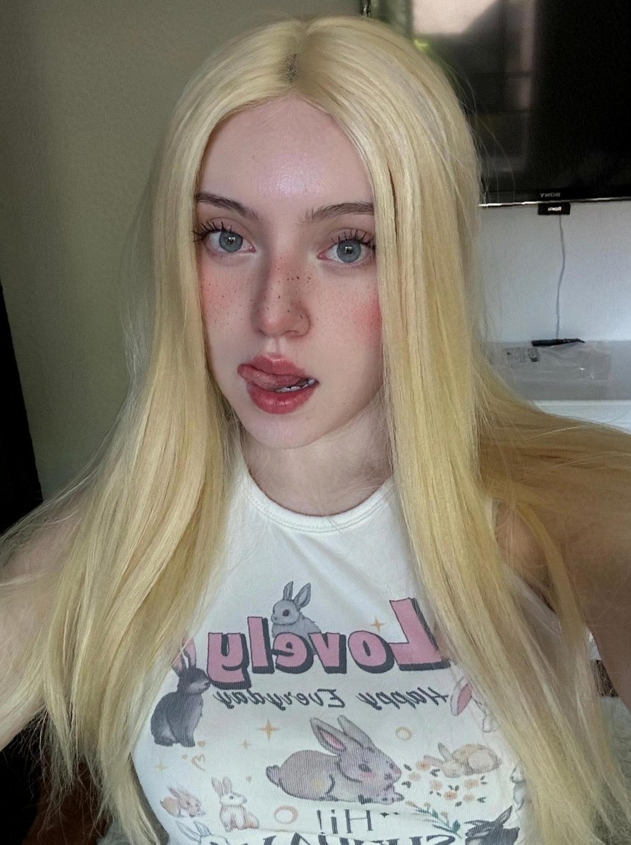 SpzToco's tweet image. just walked past my crush and smiled like an actual potato, can we have rehearsal for that pls