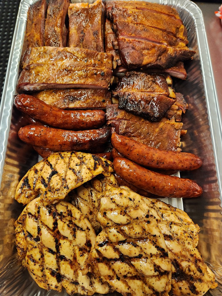 HarrisBarBQue's tweet photo. We're back. Vacation was amazing. Doors open today at 11am. We are now taking orders for Christmas. Orders can be picked up Christmas Eve. https://t.co/CRd8olzAn2