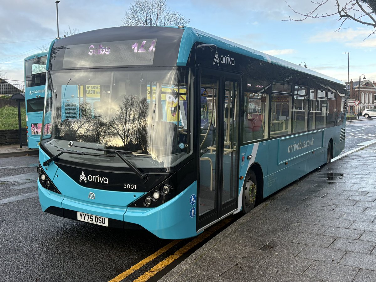 Daniel77762701's tweet photo. First time for me driving our new buses for Castleford and was a pleasure to drive

Here is AY 3001 (YY75 DSU) at Selby Bus Station about to do the 1100 departure 164 service back to Leeds https://t.co/kHbPK73k8P