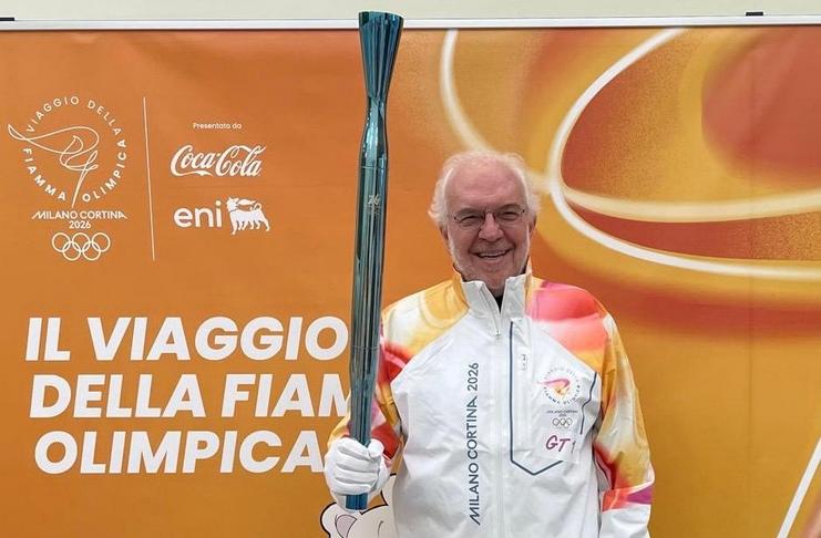 federpesistica's tweet photo. È iniziato oggi il viaggio della fiamma olimpica dei Giochi di Milano Cortina 2026
🔥
Tra i tedofori anche il Presidente della FIPE, Alberto Miglietta
🏋
“Un’emozione e un onore per me".
👏
#albertomiglietta #tedoforo #milanocortina #giochiinvernali2026 #liftyourdream #coni https://t.co/A49sSuynmW
