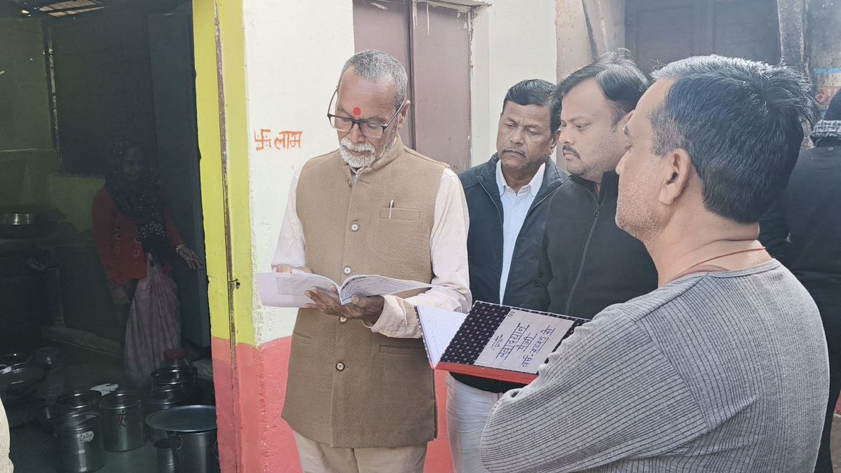 शासकीय अनुसूचित जाति जूनियर बालक छात्रावास लुहांगी का औचक निरीक्षण किया 
#छात्रावास
<a href="/blsanthosh/">B L Santhosh</a>