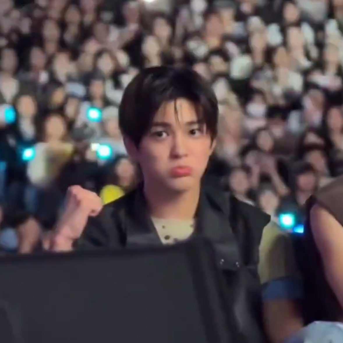 nosanetyleft's tweet photo. pout expert https://t.co/HCjy88DUYh