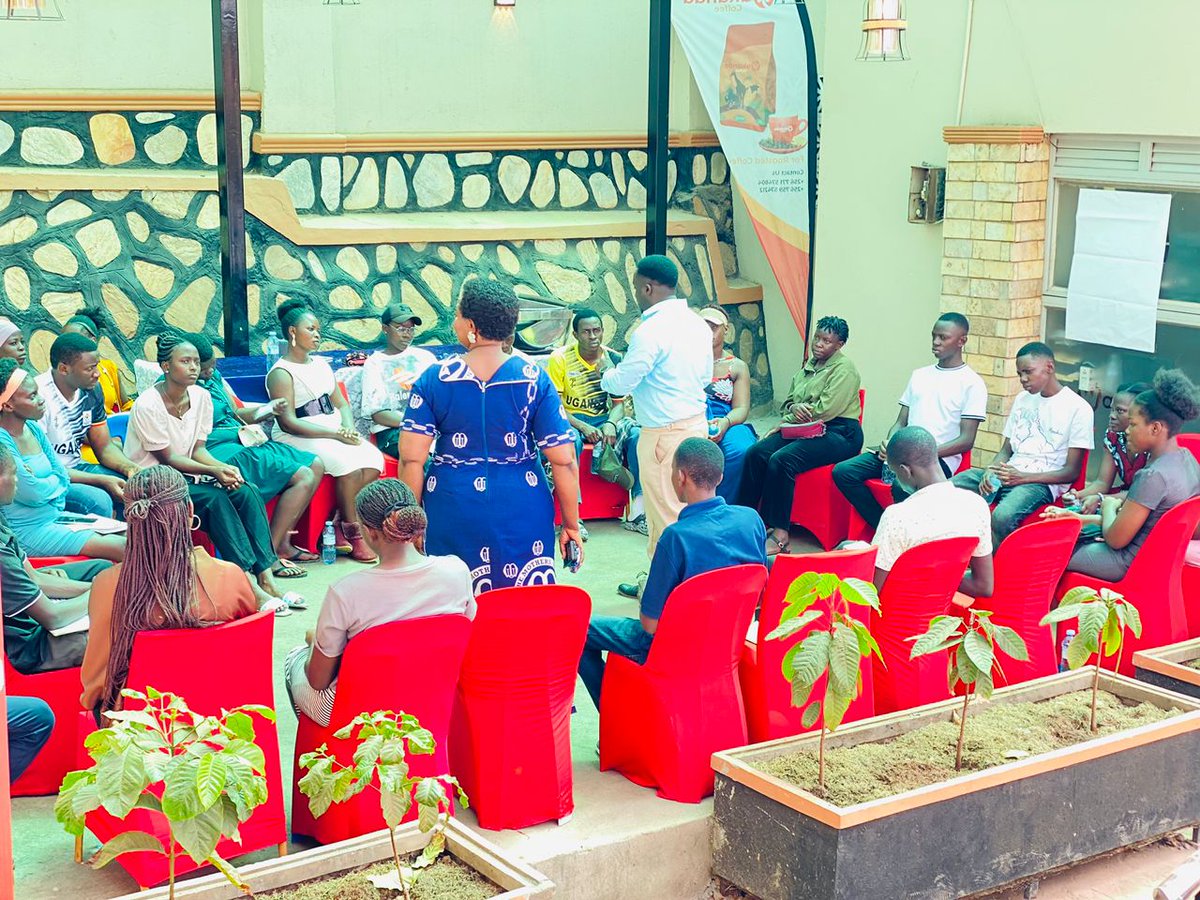 youthpluskitebi's tweet photo. #Day12 of the #16DaysofActivismAgainstGBV through the #TechandLifeSkillsDayFest we are reminded that #GBV isn’t only physical it takes many forms, including digital spaces. The session explored online violence, discussed ways to stay safe online and support peers facing violence. https://t.co/6wjtoyvNDq