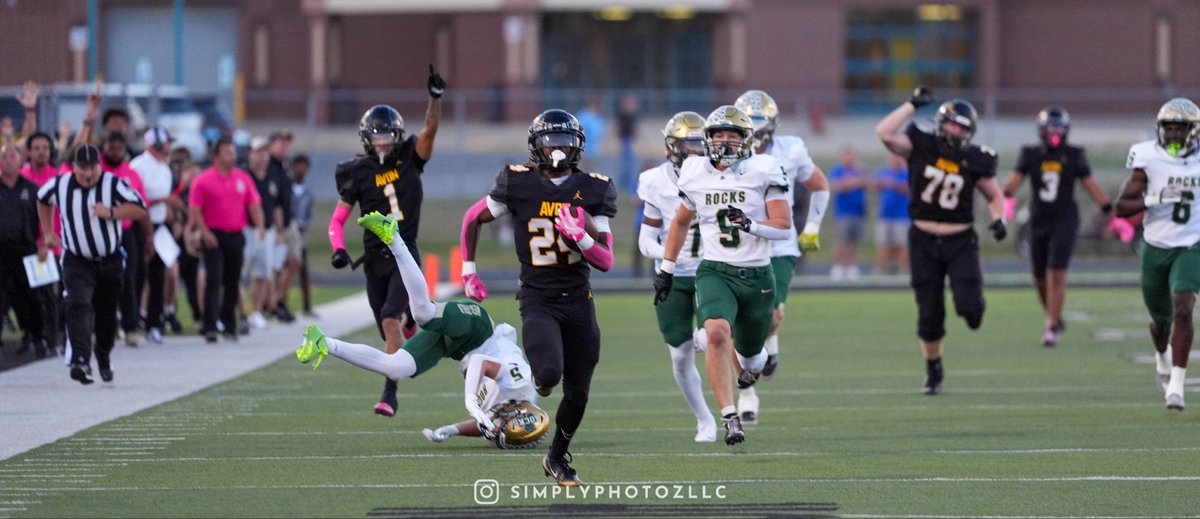 RobGibsonHC's tweet image. Congratulations to Avon Running Back @AndreWarfield1 on another accomplishment! IFCA Junior All-State for the 2025 season! @OrioleAthletics @AvonFBOrioles