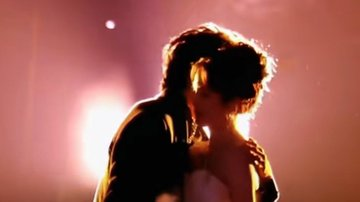 lusiwonii179's tweet image. Wang Churan and Ao Ruipeng's expressions when they saw Bai Lu and Zeng Shunxi hugging were hilarious...😂

the topic is also trending hotly on weibo!!

#BaiLu #ZengShunxi 
#Feud #IQIYIScreamNight2025