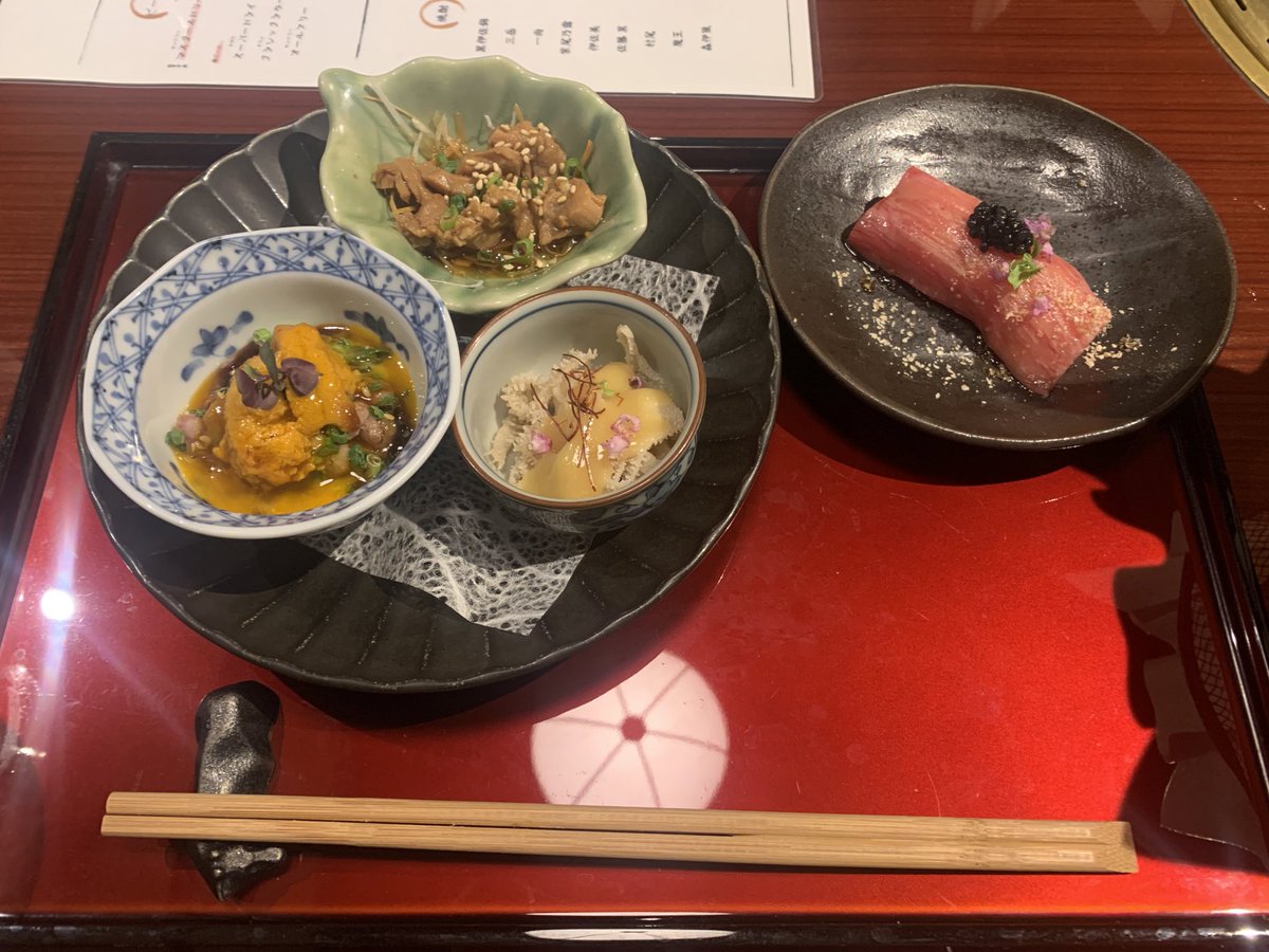 200_ma_crown's tweet photo. 今日は焼肉からの飲み行ってきました🥩🔥

こんないいお肉食べることは滅多にないから幸せなコースでした🤤

三大珍味も食べれて満足です☺️

またいつかこのお店に食べに来れるようにこれからも頑張ります💪('ω'💪) https://t.co/QSp3yuF8Dy
