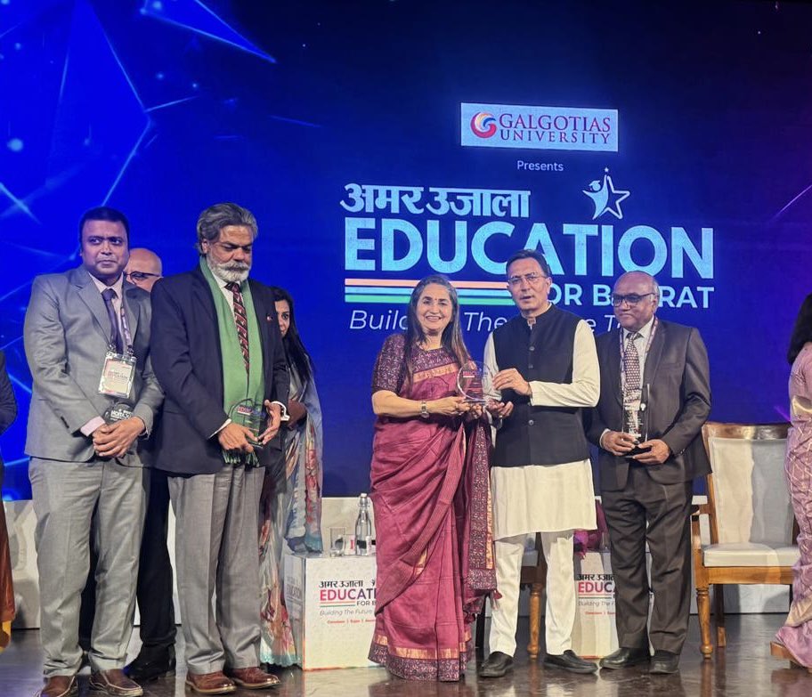 ASN being honoured with the 𝐒𝐜𝐡𝐨𝐨𝐥 𝐄𝐱𝐜𝐞𝐥𝐥𝐞𝐧𝐜𝐞 𝐀𝐰𝐚𝐫𝐝 𝟐𝟎𝟐𝟓, presented by <a href="/JitinPrasada/">Jitin Prasada जितिन प्रसाद</a> .
Heartfelt gratitude to <a href="/AmarUjalaNews/">Amar Ujala</a>  for acknowledging our commitment as
we continue to inspire future-ready citizens. 🌟

#asnschooldelhi #SchoolExcellenceAward2025