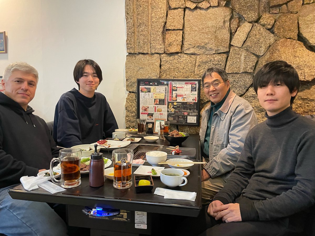 November MVR awardees：Shunsuke Minabe (D2) &amp; Cheng-Hsun Huang (D3)
受賞理由：独自に開発したキラルヨウ素(III)触媒による不斉酸化的カップリング反応を鍵反応に、国際共同研究により２種類の天然物の不斉全合成を達成した成果を讃え、ここに表彰する。