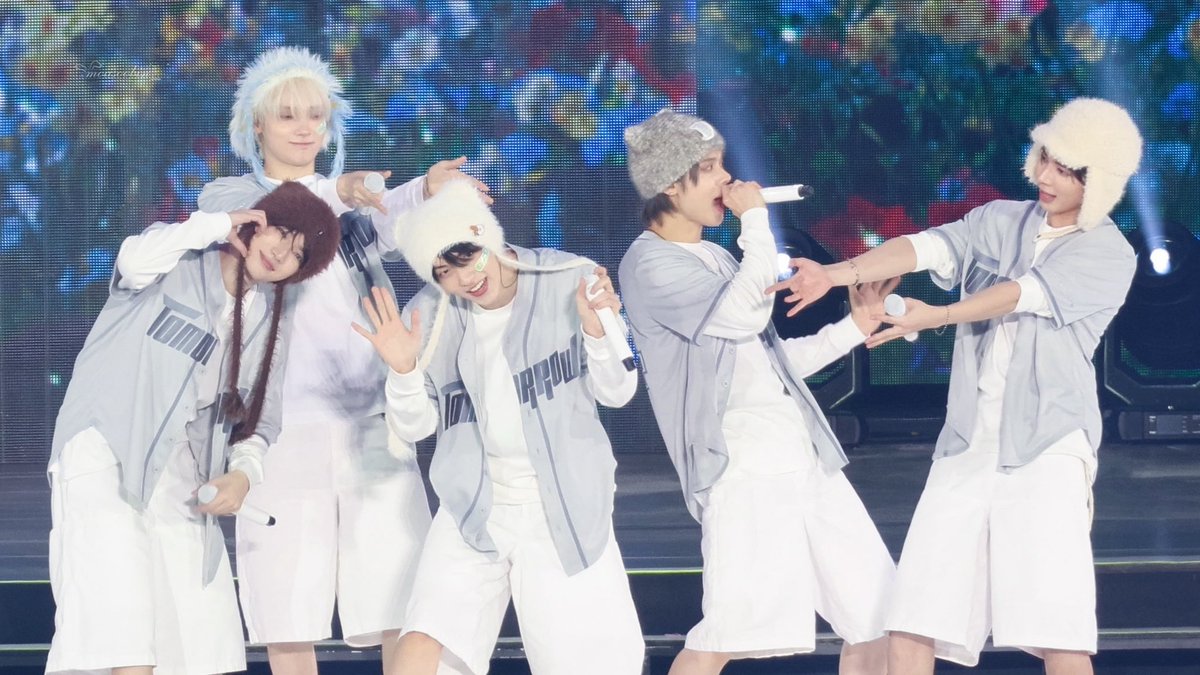 tyun1uv's tweet image. my five😭😭❤️