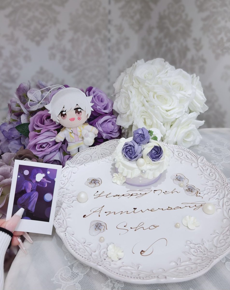 komatsuna1009's tweet photo. 𝚂𝚑𝚘 𝙷𝚊𝚙𝚙𝚢 𝟽𝚝𝚑 𝙰𝚗𝚗𝚒𝚟𝚎𝚛𝚜𝚊𝚛𝚢♡⸝⋆

 #初兎へ7年分の愛を込めて 
 #みにうさー https://t.co/UtRMgxiFjo