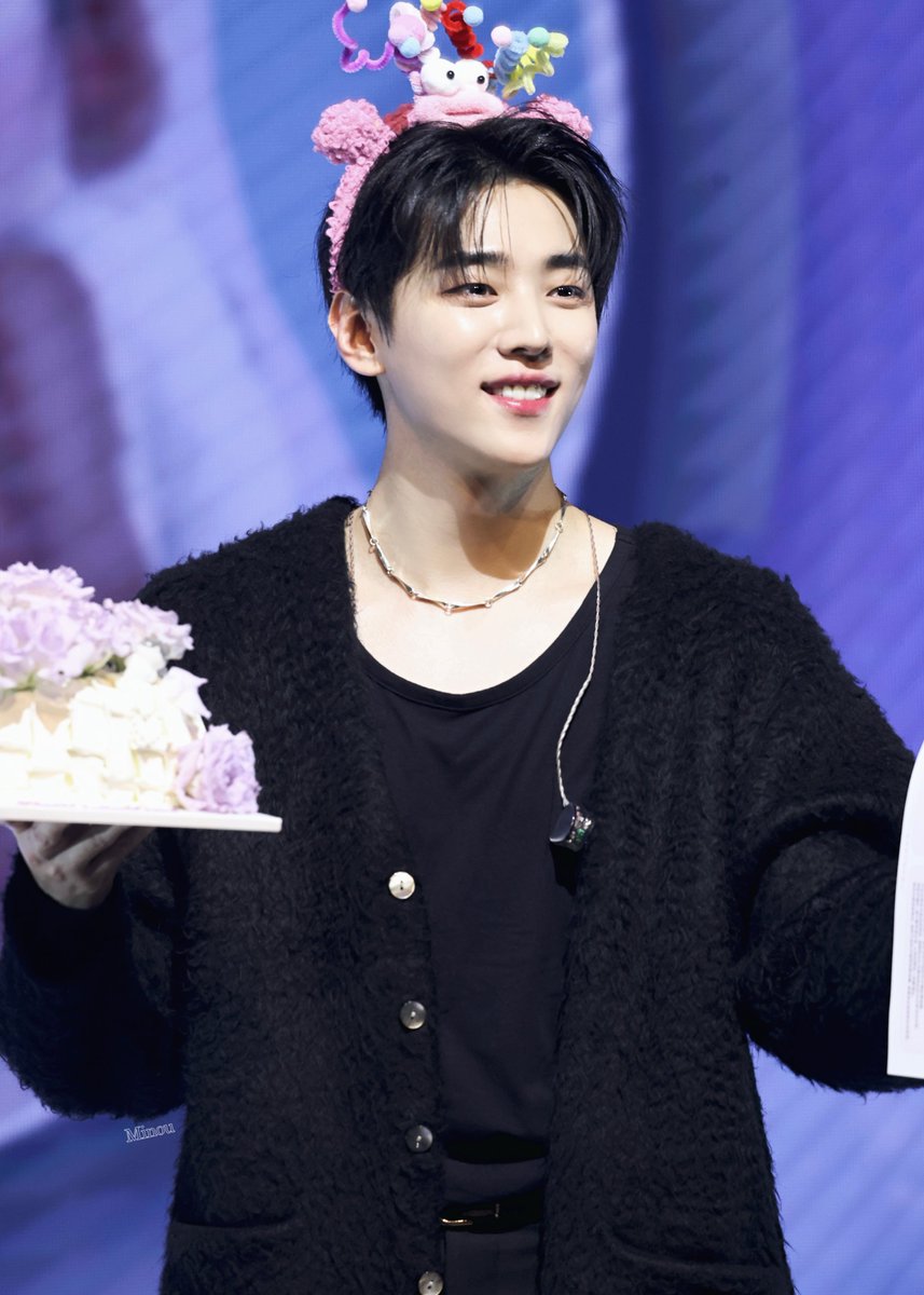 minou_1206's tweet photo. 251206  JAECHAN's BIRTHDAY 
Promise of Winter

올해 생일도 함께여서 행복했어🥳🎉🎂🎁

#재찬 #박재찬 #JAECHAN #DKZ https://t.co/MdaoPZi4EN