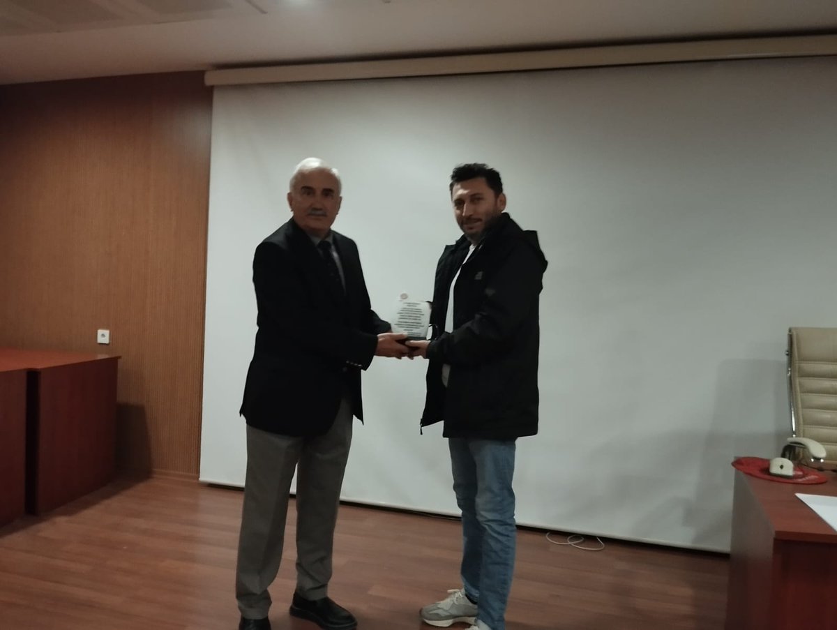 CBarosu's tweet photo. Türkiye Barolar Birliği katkısı ile Çankırı Barosunda düzenlenen "İNFAZ" konulu eğitimi gerçekleştirdik. Değerli Hocamız Av. Mustafa SAĞIROĞLU ve katılan meslektaşlarımıza teşekkür ediyoruz. https://t.co/6SIXH6zRGG