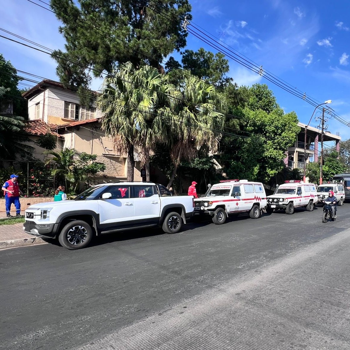 cruzroja_asu's tweet image. 🚑🩺 Operativo Caacupé 2025 en marcha.
La Cruz Roja Paraguaya activa hoy sus puestos de Primeros Auxilios para acompañar a miles de peregrinos rumbo a la Villa Serrana. Más de 80 voluntarios ya están desplegados y el número seguirá creciendo durante la jornada.