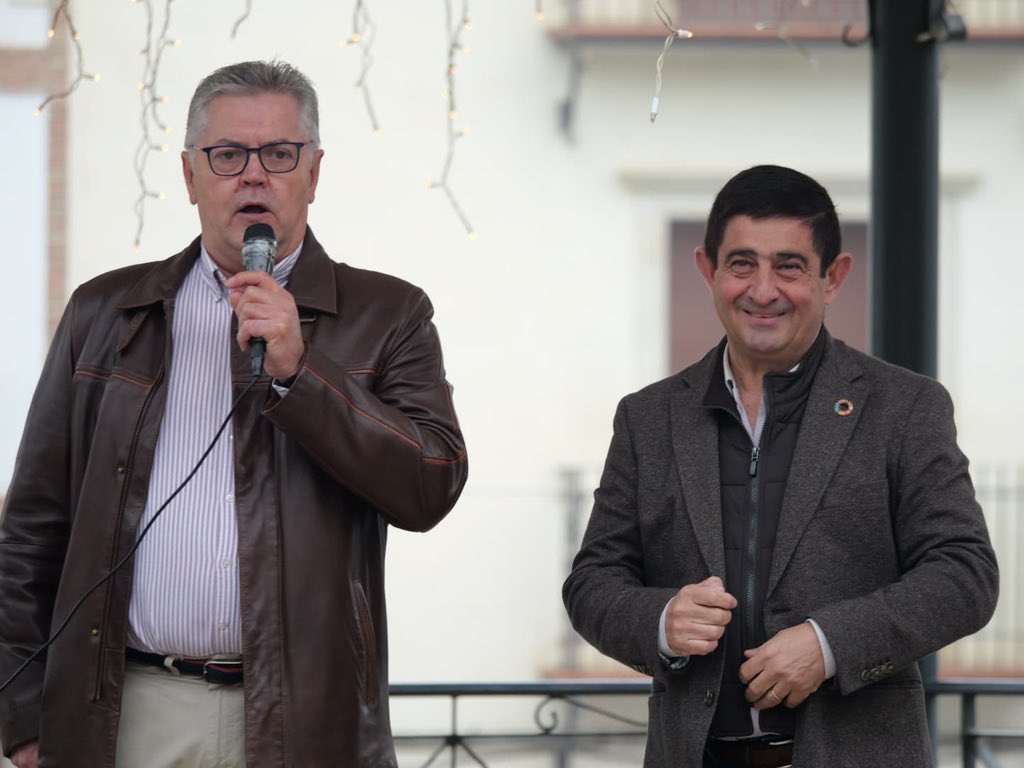 👴👵 HOGAR DEL PENSIONISTA 
#AlbanchezDeMágina inaugura su nuevo Hogar del Pensionista

<a href="/pacoreyesm/">Paco Reyes</a> ha participado en la apertura de este espacio para cuya adquisición la Diputación concedido 200.000€ a través del Fondo de Cooperación Municipal

Más en dipujaen.es