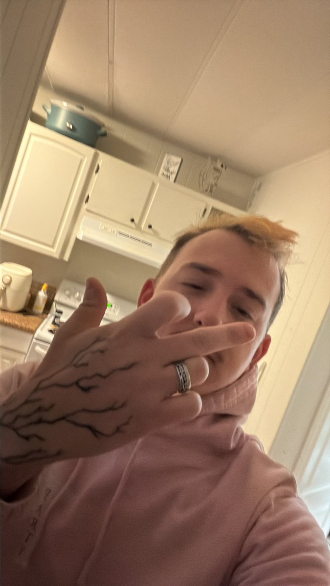 SkY Zoro tweet media