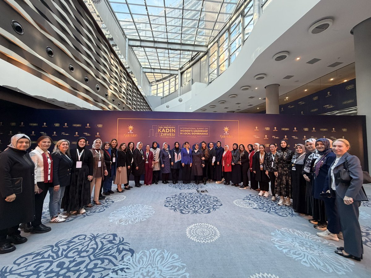 AK Parti Genel Merkez Kadın Kolları Başkanımız <a href="/tugbaisikercan/">Tuğba IŞIK ERCAN</a> ’ın öncülüğünde; Şanlıurfa İl Kadın Kolları Başkanımızın da katılım sağladığı Uluslararası Yerel Yönetimler’de Kadın Zirvesi – Kadınlarla Yükselen Şehirler programında, MKYK üyelerimiz, belediye başkanlarımız,