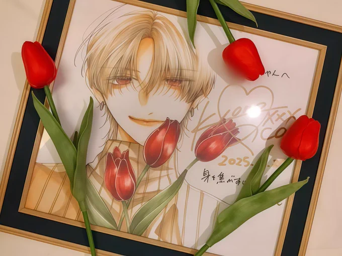 こが愛2巻感想キャンペーンでご縁を頂き、まこ先生の直筆イラスト色紙を頂きました 本当に美しすぎる恋くんに見惚れてしまいました… こちらのイラストを見てすぐに3本の花言葉を調べたら「愛している」とかいてあって私も同じ気持ちを返したい…!と思い → #身を焦がすほどの愛を知れ