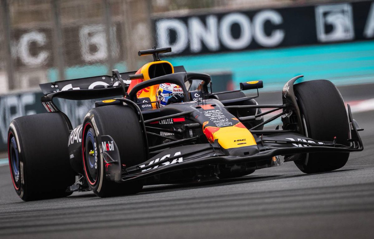 F1GuyDan's tweet image. 😳 The fastest laps in Abu Dhabi history

1. Max Verstappen - 1:22:109 (2021)
2. Max Verstappen - 1:22:207 (2025)
3. Max Verstappen - 1:22:295 (2025)

Delivers when it matters most.