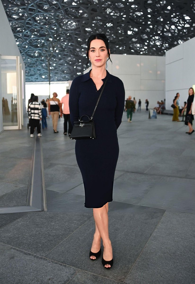 todaykatyp's tweet image. Katy Perry visits the McLaren garage during Abu Dhabi GP qualifying before headlining the post-race show.