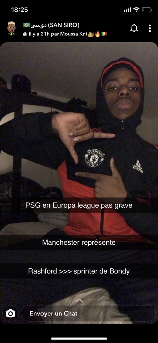Baass_95's tweet photo. @Elpibe106 @Katakurii_93 @arou9221 La légende vien de là on es pas fou les ga cette homme es bien un fan d’united avant tout https://t.co/8ivrS9Jryu