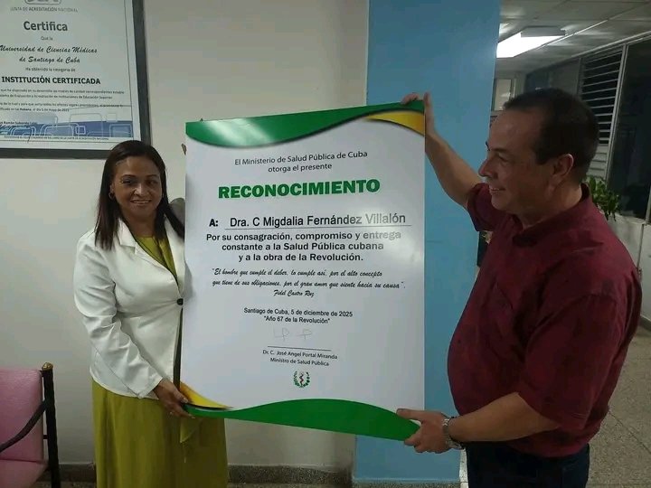 TaniaMCruzHdez's tweet photo. 🎓 Con la presencia de @japortalmiranda, concluyó ayer el proceso de entrega del cargo de Rector de la Universidad de Ciencias Médicas de Santiago de Cuba de la Dr. C. Migdalia Fernández Villalón, dando la bienvenida al Dr. Abel Tobías Suárez Olivares.
#CubaPorLaSalud https://t.co/NTTFkdkLvA