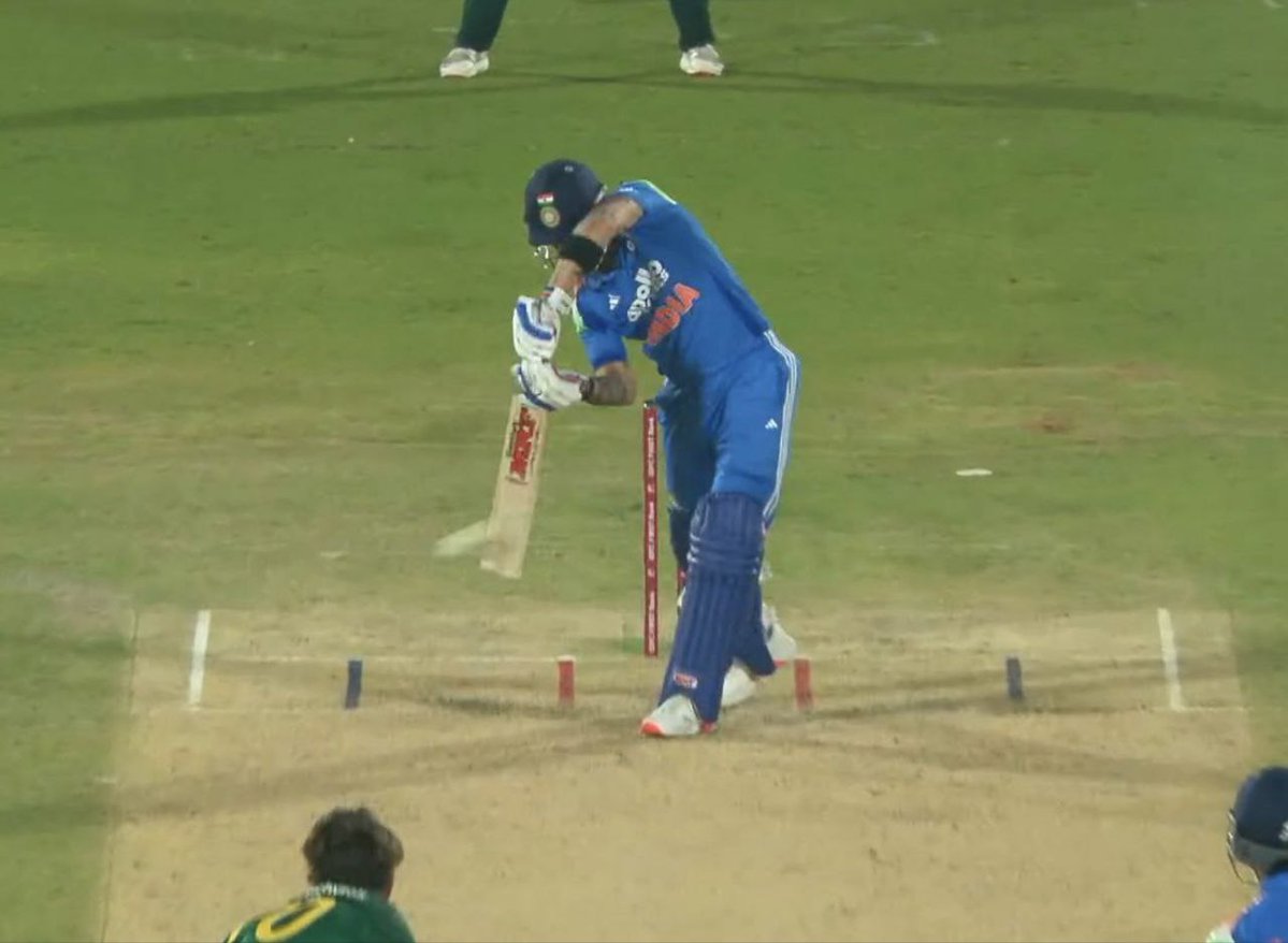 We have our
KOHLINÖÖR

#INDvSA #INDvsSA3rdodi #ViratKohli𓃵
#INDvsSA3rdodi